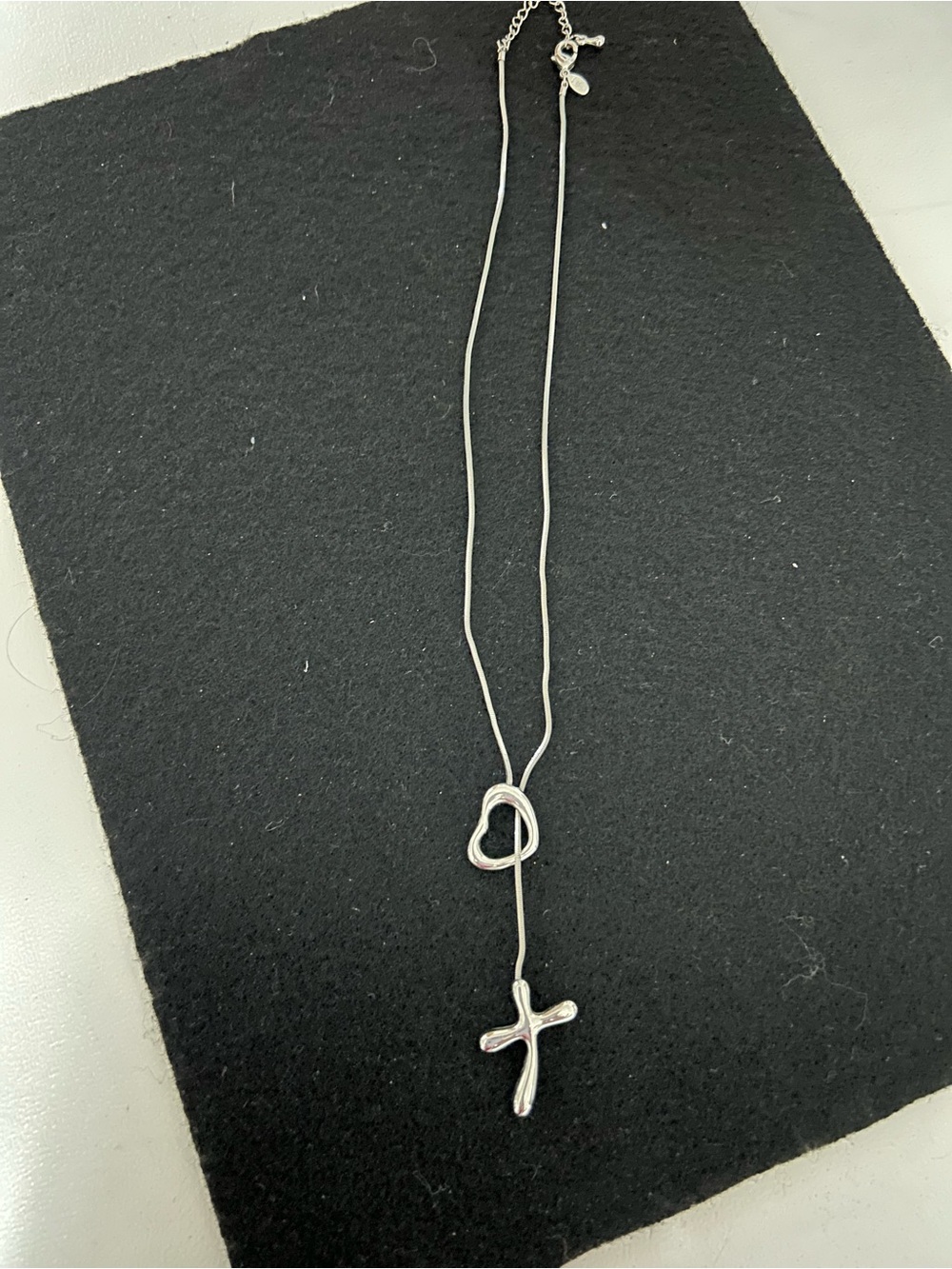 Source Unknown Silver Loop and Cross Pendant Necklace